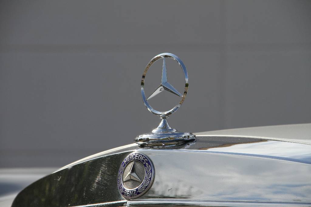 Detail c: Mercedes Benz 280 SE/8 Limousine, Fahrgestellnummer 10801812084098, EZ 21.04.1971, Fahrzeughalter 5, Laufleistung 65.485 km abgelesen, nächste HU ...