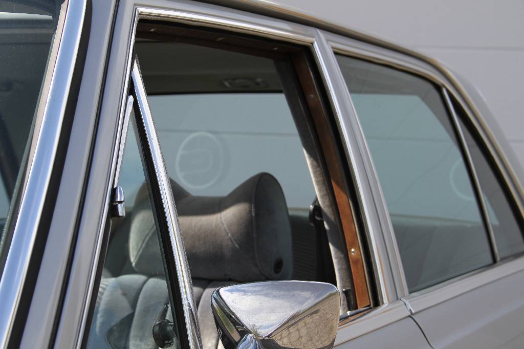 Detail d: Mercedes Benz 280 SE/8 Limousine, Fahrgestellnummer 10801812084098, EZ 21.04.1971, Fahrzeughalter 5, Laufleistung 65.485 km abgelesen, nächste HU ...