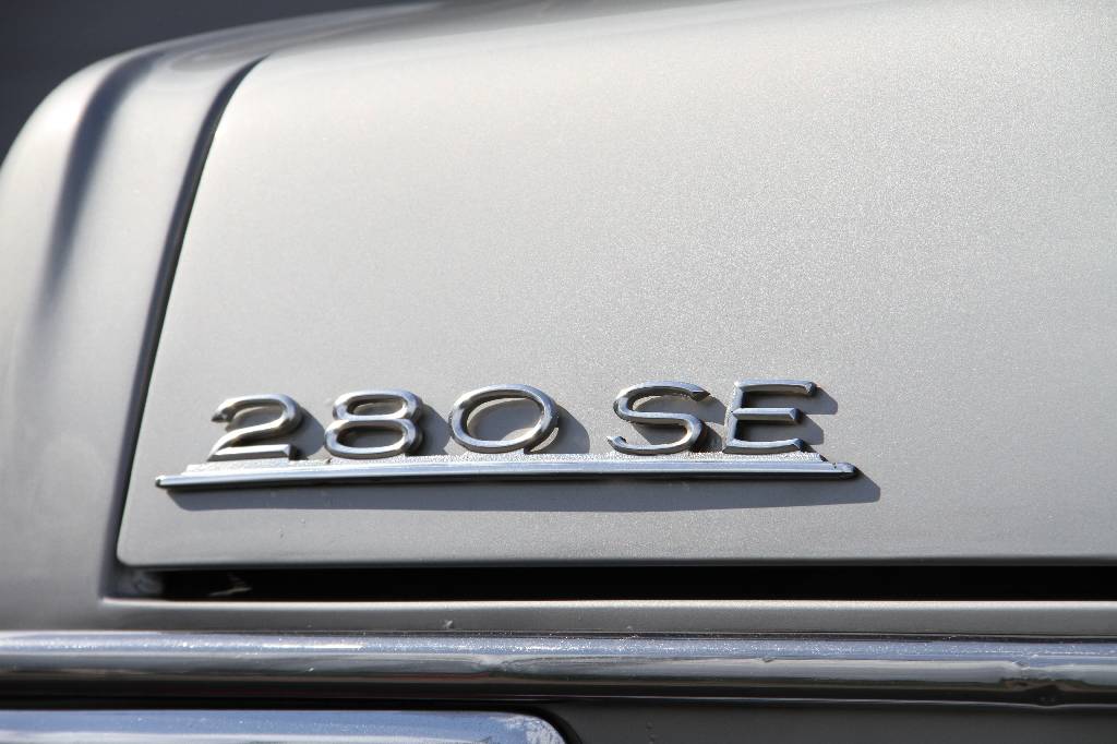 Detail f: Mercedes Benz 280 SE/8 Limousine, Fahrgestellnummer 10801812084098, EZ 21.04.1971, Fahrzeughalter 5, Laufleistung 65.485 km abgelesen, nächste HU ...