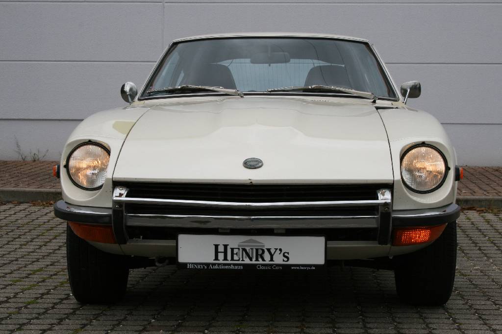 Detail b: Datsun 240 Z Coupé, Fahrgestellnummer HLS3053686, EZ 1972, Fahrzeughalter unbekannt, Laufleistung 37.885 mls abgelesen, H-Zulassung nein, 111 kW/ ...