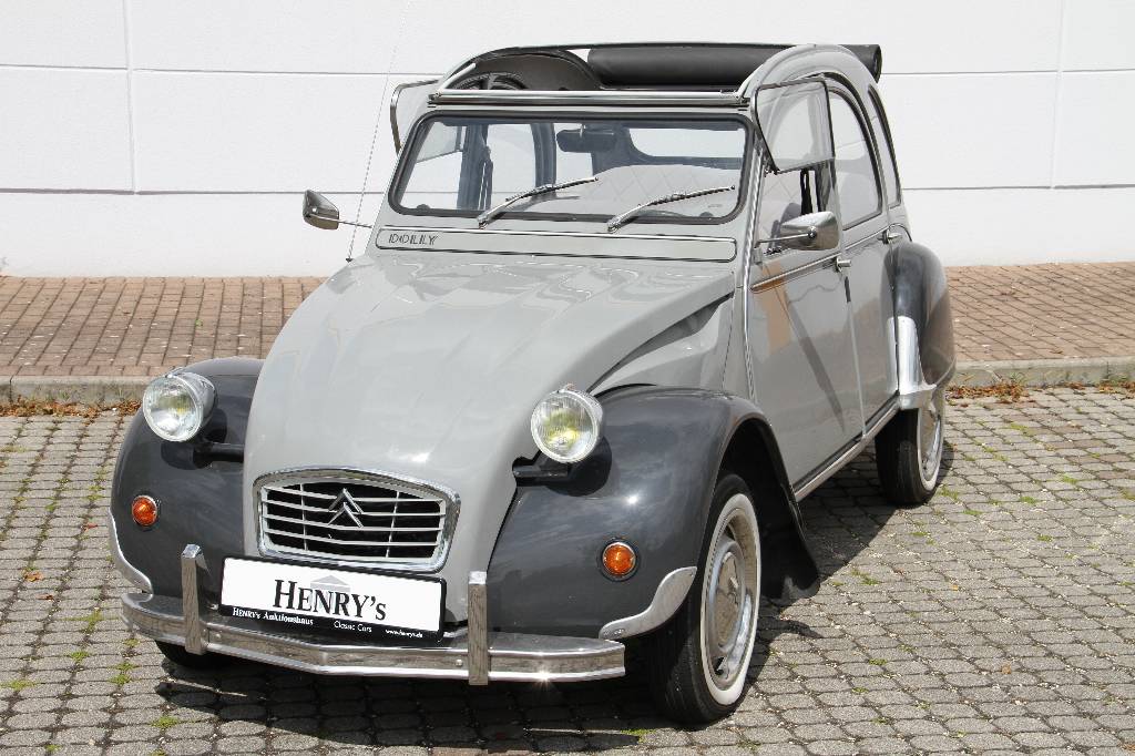 Citroén 2 CV Dolly Limousine, Fahrgestellnummer VF7AZKA0080KA4330, EZ 21.10.1981, 3. Hand, Laufleistung 22.000 km abgelesen, HU fällig, H-Zulassung ...