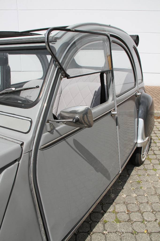 Detail a: Citroén 2 CV Dolly Limousine, Fahrgestellnummer VF7AZKA0080KA4330, EZ 21.10.1981, 3. Hand, Laufleistung 22.000 km abgelesen, HU fällig, H-Zulassung ...