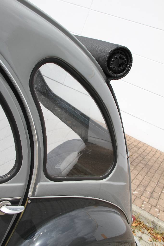Detail d: Citroén 2 CV Dolly Limousine, Fahrgestellnummer VF7AZKA0080KA4330, EZ 21.10.1981, 3. Hand, Laufleistung 22.000 km abgelesen, HU fällig, H-Zulassung ...