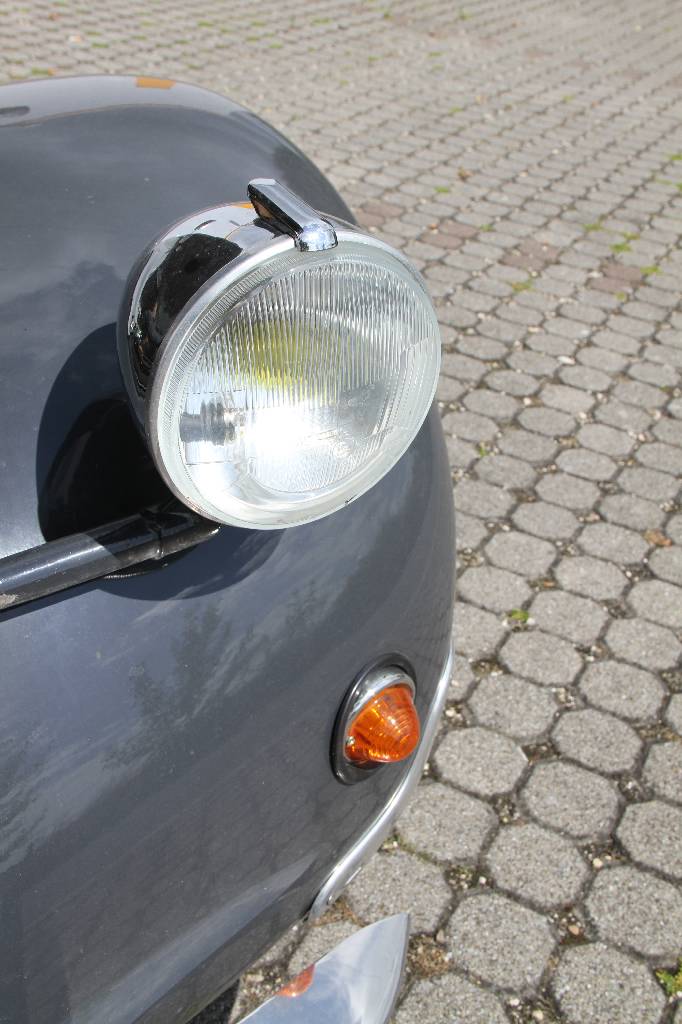 Detail e: Citroén 2 CV Dolly Limousine, Fahrgestellnummer VF7AZKA0080KA4330, EZ 21.10.1981, 3. Hand, Laufleistung 22.000 km abgelesen, HU fällig, H-Zulassung ...