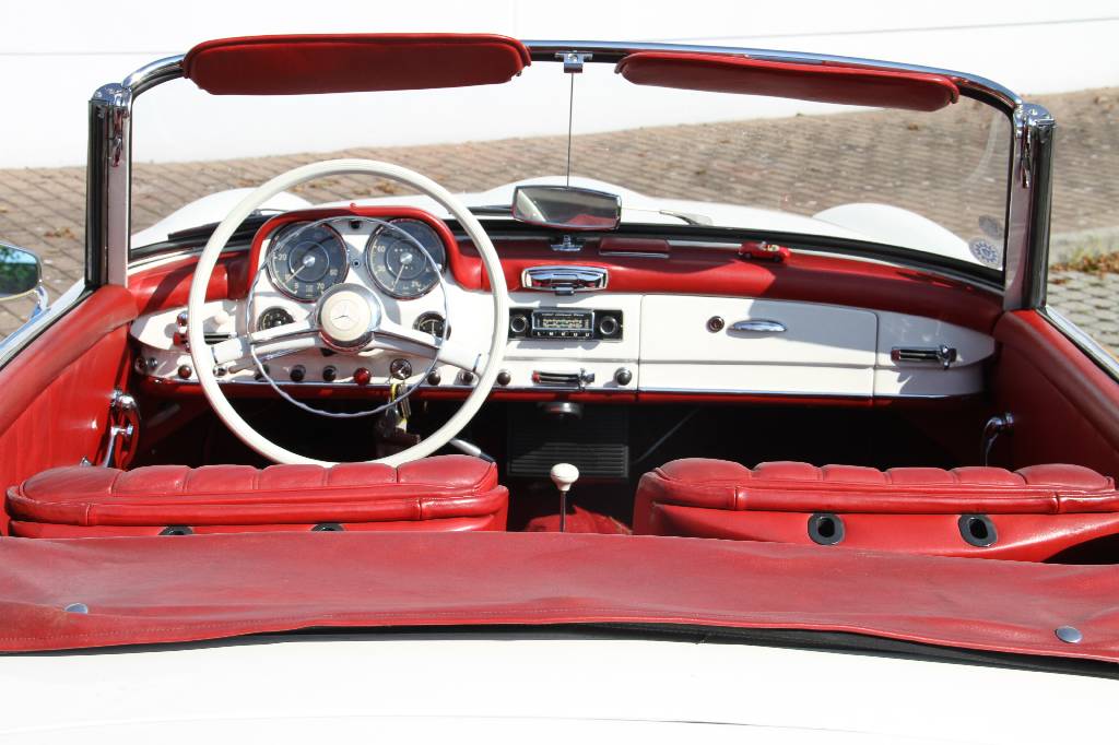 Detail c: Mercedes Benz 190 SL Cabriolet, Fahrgestellnummer 1210425500125, EZ 01.07.1955, 5. Hand, Laufleistung ca. 59.000 km, HU 04.2017, H-Zulassung ja, 77 ...