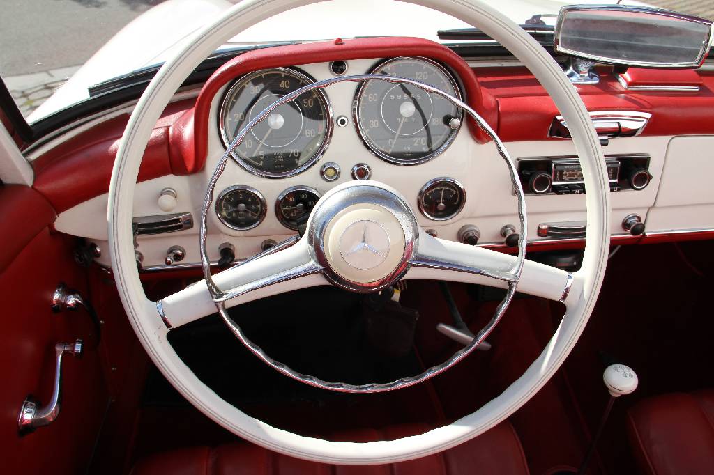 Detail d: Mercedes Benz 190 SL Cabriolet, Fahrgestellnummer 1210425500125, EZ 01.07.1955, 5. Hand, Laufleistung ca. 59.000 km, HU 04.2017, H-Zulassung ja, 77 ...