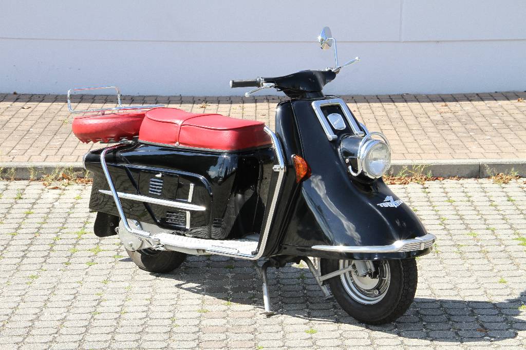 Heinkel Tourist 103 A2 Motorroller, Fahrgestellnummer 0247953, EZ 10.05.1962, 2. Hand, Laufleistung 77.095 km abgelesen, HU 09.2017, H-Zulassung ...