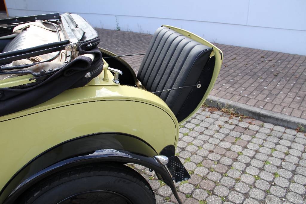 Detail c: Peugeot 172 R Tourer Cabriolet, Fahrgestellnummer 10504J, EZ 1920, Fahrzeughalter unbekannt, Laufleistung ca. 57.698 km abgelesen, HU fällig, H- ...