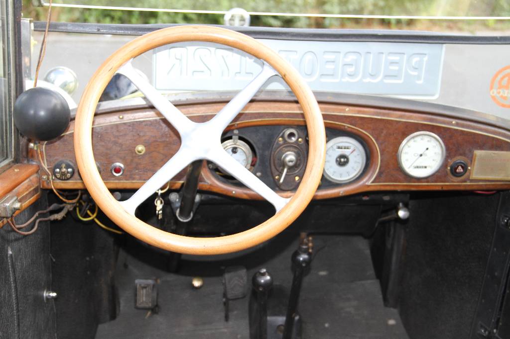 Detail g: Peugeot 172 R Tourer Cabriolet, Fahrgestellnummer 10504J, EZ 1920, Fahrzeughalter unbekannt, Laufleistung ca. 57.698 km abgelesen, HU fällig, H- ...