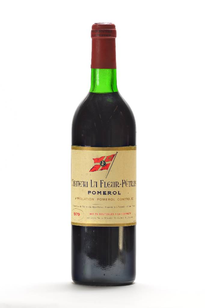 2 Flaschen 1979 Chateau La Fleur-Petrus, Pomerol, je ca. 75 cl, Füllstände: je ca. top shoulder, unverkostet, selten im Angebot, Etiketten l. ...