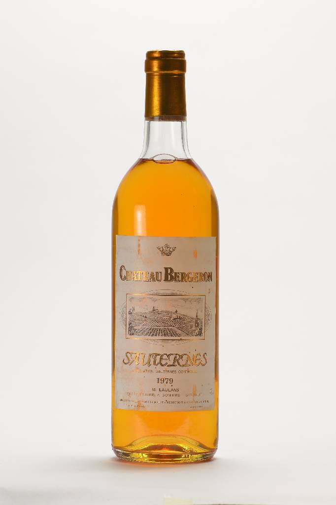 5 Flaschen 1979 Chateau Bergeron, Sauternes, je ca. 75 cl, unverkostet, selten im Angebot, Füllstände: je ca. top shoulder, Etiketten beschmutzt ...