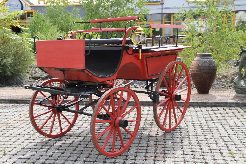 Detail a: Kutsche Modell Brake, um 1900, voll restauriert, Polster neu, aus Adelsbesitz Typenhistorie Die Kutsche Brake ist ein ehemaliger deutscher 2 Spänner ...