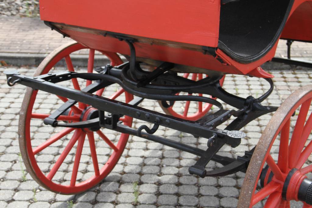 Detail e: Kutsche Modell Brake, um 1900, voll restauriert, Polster neu, aus Adelsbesitz Typenhistorie Die Kutsche Brake ist ein ehemaliger deutscher 2 Spänner ...