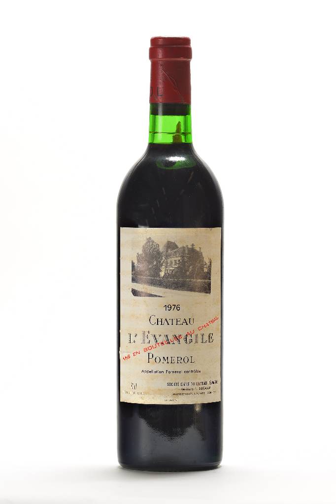 5 Flaschen 1976 Chateau L'Evangile, Pomerol,Füllstände: ca. top shoulder, je ca. 75 cl, unverkostet, Etiketten l. beschmutzt, selten im Angebot