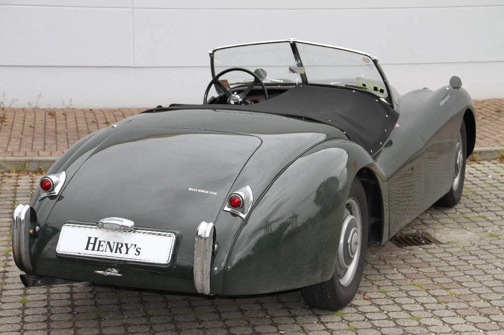 Detail c: Jaguar XK 120 Ots Roadster, Fahrgestellnummer 670925, EZ 11.10.1950, Laufleistung 33.378 mls abgelesen, 118 kW/ 160 PS, 6-Zylinder, 4-Gang ...