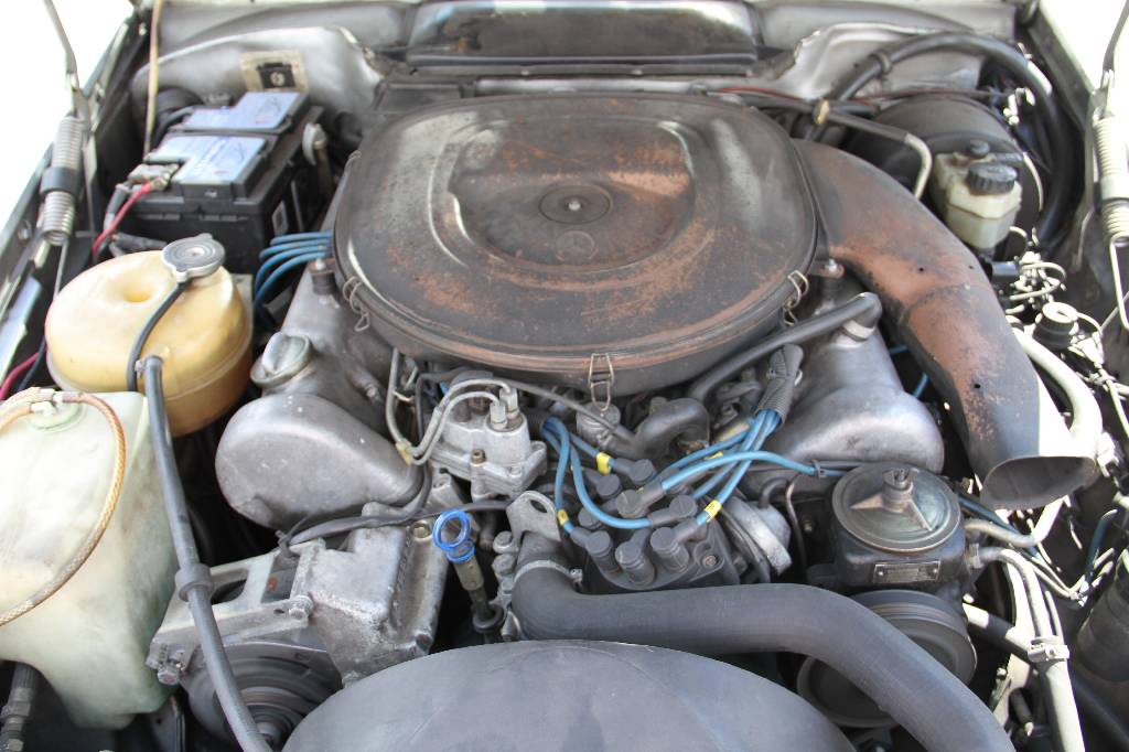 Detail i: Mercedes Benz 450 SLC Coupé, Fahrgestellnummer 10702412018214, EZ 30.06.1977, Laufleistung ca. 250.000 km, H-Zulassung, 160kW/ 218 PS, 8- Zylinder, ...