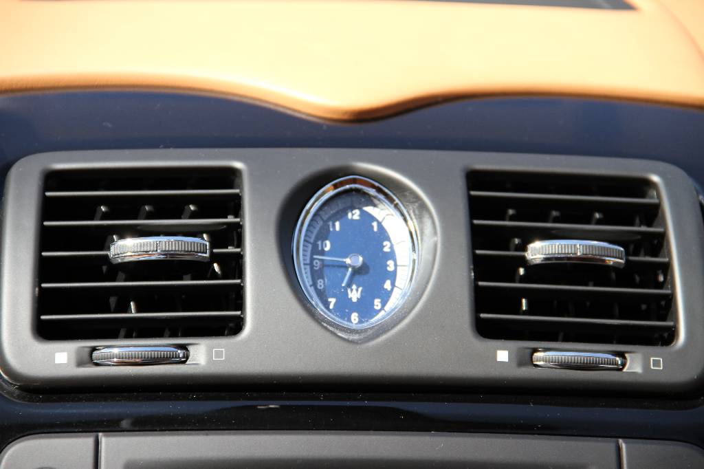 Detail e: Maserati Quattroporte GTS, Fahrgestellnummer ZAMFD393000034754, EZ 05.2008, Laufleistung ca. 55.200 km, HU bis 04.2018, 294 kW/ 400 PS, 8-Zylinder, ...