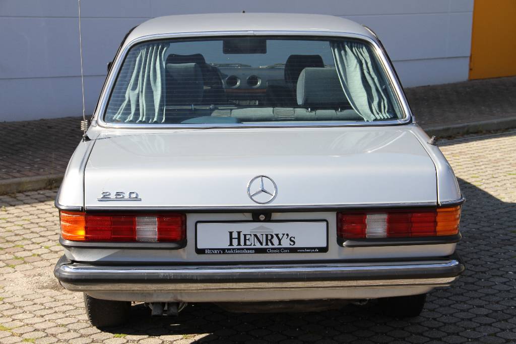 Detail d: Mercedes-Benz 250 Lang W123, Fahrgestellnummer: WDB1230281A021064, EZ 09.1983, Laufleistung ca. 162.513 km abgelesen, H-zulassungsfähig, 103 kW/ 140 ...