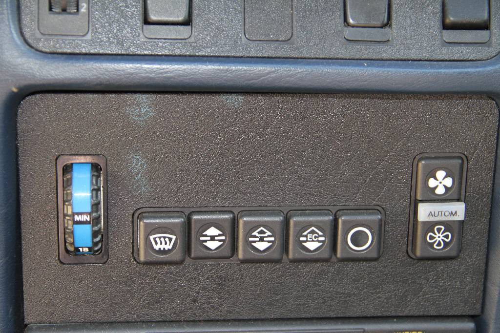 Detail h: Mercedes-Benz 250 Lang W123, Fahrgestellnummer: WDB1230281A021064, EZ 09.1983, Laufleistung ca. 162.513 km abgelesen, H-zulassungsfähig, 103 kW/ 140 ...