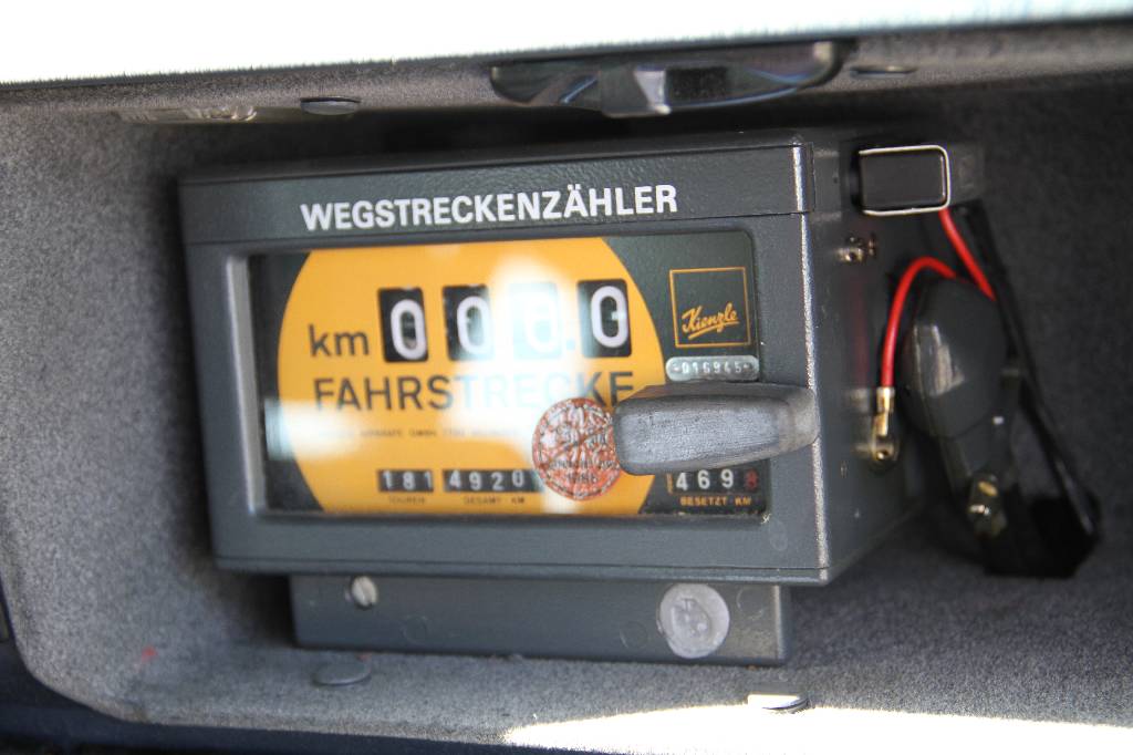 Detail i: Mercedes-Benz 250 Lang W123, Fahrgestellnummer: WDB1230281A021064, EZ 09.1983, Laufleistung ca. 162.513 km abgelesen, H-zulassungsfähig, 103 kW/ 140 ...