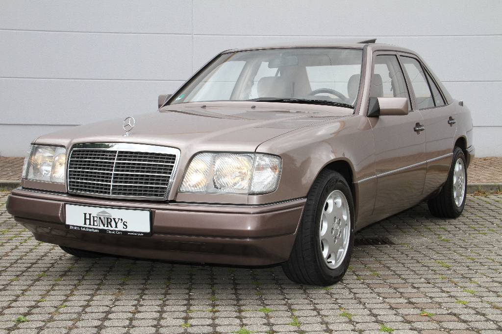Mercedes Benz E 220 W124, Limousine, Fahrgestellnummer WDB1240221C007659, EZ 12.07.1993, 3. Hand, Laufleistung ca. 62.312 km, 110 kW/ 150 PS, ...
