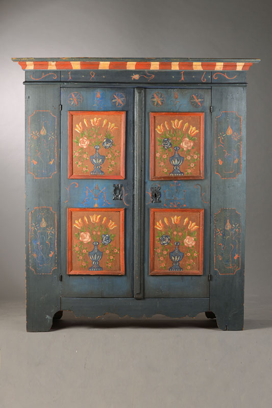 Bauernschrank, alpenländisch, dat. 1816, Weichholz bemalt, 2-türig, Seitenstollenkonstruktion, stilisierte aufgemalte Ornamente, 4-fache ...