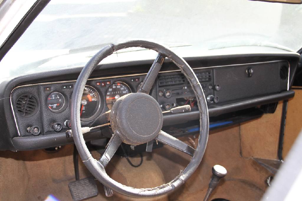 Detail a: Konvolut aus einem NSU RO 80 inkl. Spenderfahrzeug und Ersatzteile, Fahrgestellnummer: 08710000595, EZ 01/1977, Laufleistung unbekannt, 85kW/ 116 PS, ...