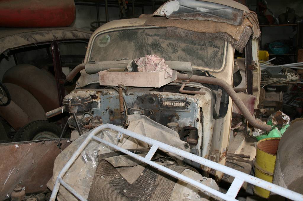 Teilespender Mercedes Benz 170, Hier werden 2 rollfähige Teilespender des Typ Mercedes Benz 170 angeboten. Bitte beachten Sie, das nach ...