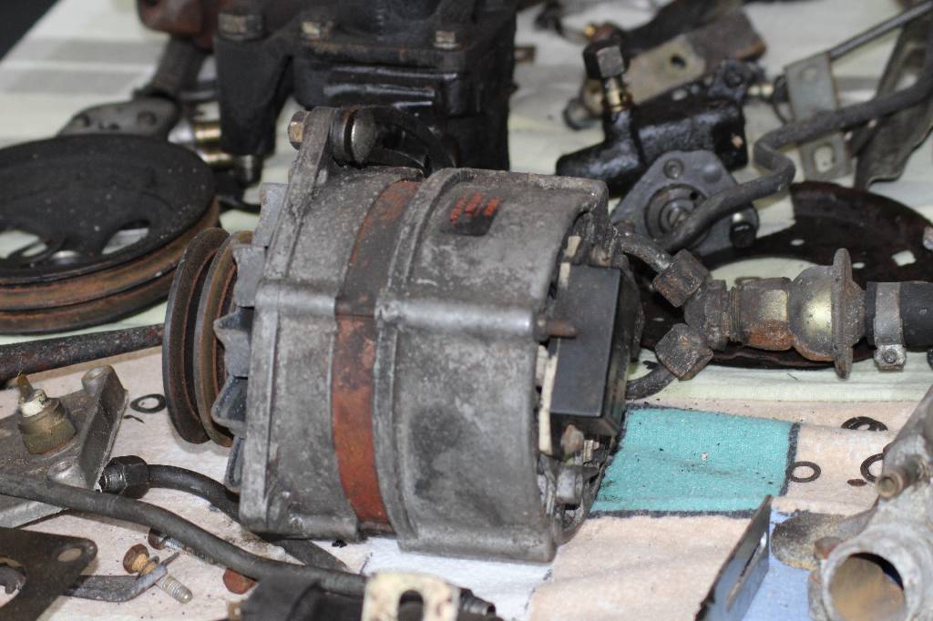 Detail a: Spenderfahrzeug RO 80, Hier wird ein komplettes Spenderfahrzeug RO 80 angeboten. Es gehört ein umfangreiches Ersatzteilsortiment dazu, welches unter ...