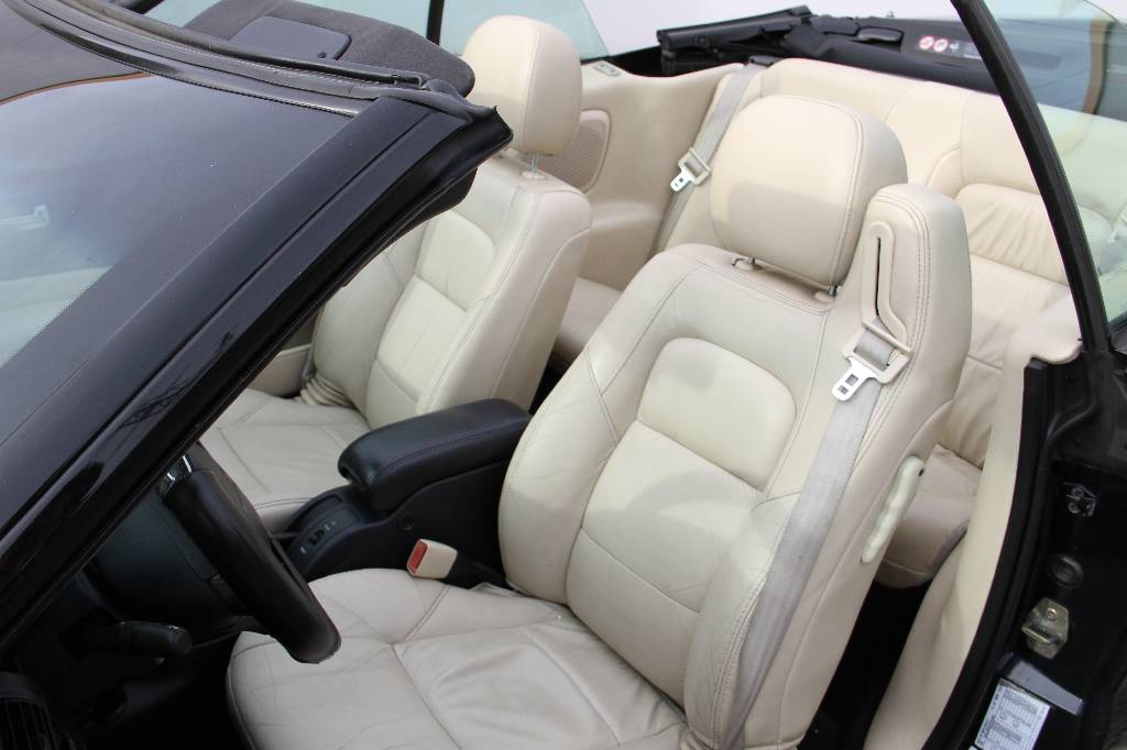 Detail b: Chrysler Sebring Cabriolet, Fahrgestellnummer 1C3ELB5R22N187543, EZ 26.09.2002, 1. Hand, ca. 252.900 km, HU fällig, 149 kW/ 203 PS, 6-Zylinder, ...