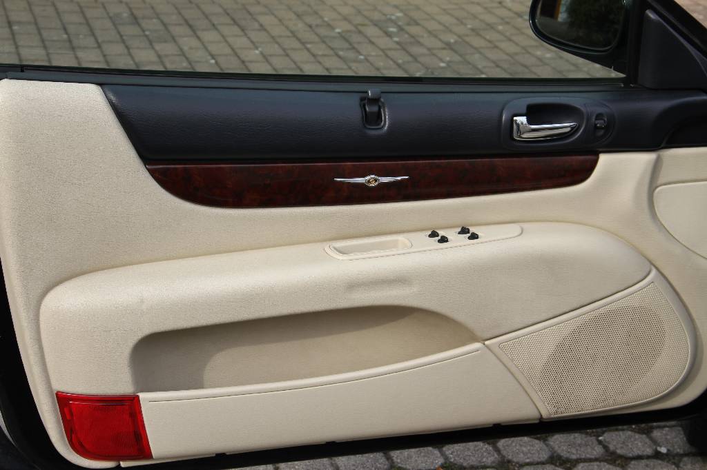 Detail e: Chrysler Sebring Cabriolet, Fahrgestellnummer 1C3ELB5R22N187543, EZ 26.09.2002, 1. Hand, ca. 252.900 km, HU fällig, 149 kW/ 203 PS, 6-Zylinder, ...