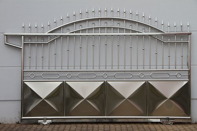 Image 25187156 - Portal Gate, stainless steel, decorations in the form of spheres, privacy screens, designed as sliding gate, cone as gate ends, on wheels, incl. Gate stop, approx. 220x340 cm
