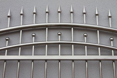 25187156b - Portal Gate, stainless steel, decorations in the form of spheres, privacy screens, designed as sliding gate, cone as gate ends, on wheels, incl. Gate stop, approx. 220x340 cm