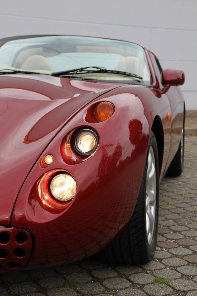 Detail b: TVR Tuscan 2 Door Coupé, Fahrgestellnummer SDLEA16A7YB001784, EZ 01.07.2001, 2. Hand, Laufleistung abgelesen 15.627 mls, HU 01.2018, 280 kW/ 381 PS, ...