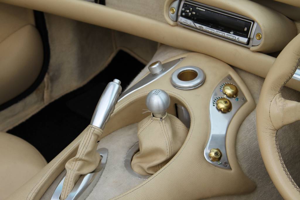 Detail e: TVR Tuscan 2 Door Coupé, Fahrgestellnummer SDLEA16A7YB001784, EZ 01.07.2001, 2. Hand, Laufleistung abgelesen 15.627 mls, HU 01.2018, 280 kW/ 381 PS, ...