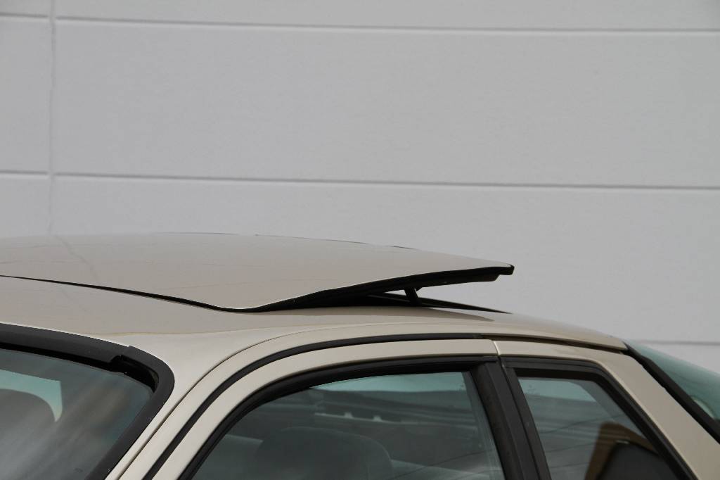 Detail d: Porsche 924 S Targa Coupé, Fahrgestellnummer WPOZZZ92ZGN402407, EZ 27.02.1986, 7. Hand, Laufleistung ca. 188.825 km, HU 06.2017, keine H-Zulassung ...