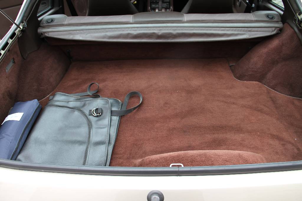 Detail h: Porsche 924 S Targa Coupé, Fahrgestellnummer WPOZZZ92ZGN402407, EZ 27.02.1986, 7. Hand, Laufleistung ca. 188.825 km, HU 06.2017, keine H-Zulassung ...