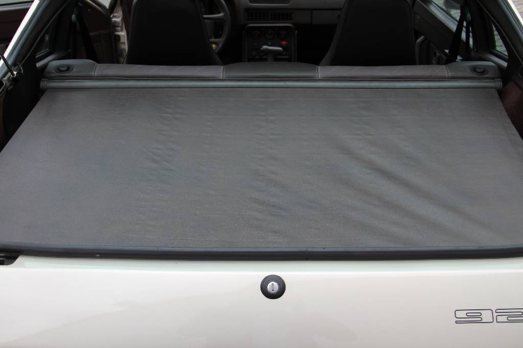 Detail i: Porsche 924 S Targa Coupé, Fahrgestellnummer WPOZZZ92ZGN402407, EZ 27.02.1986, 7. Hand, Laufleistung ca. 188.825 km, HU 06.2017, keine H-Zulassung ...
