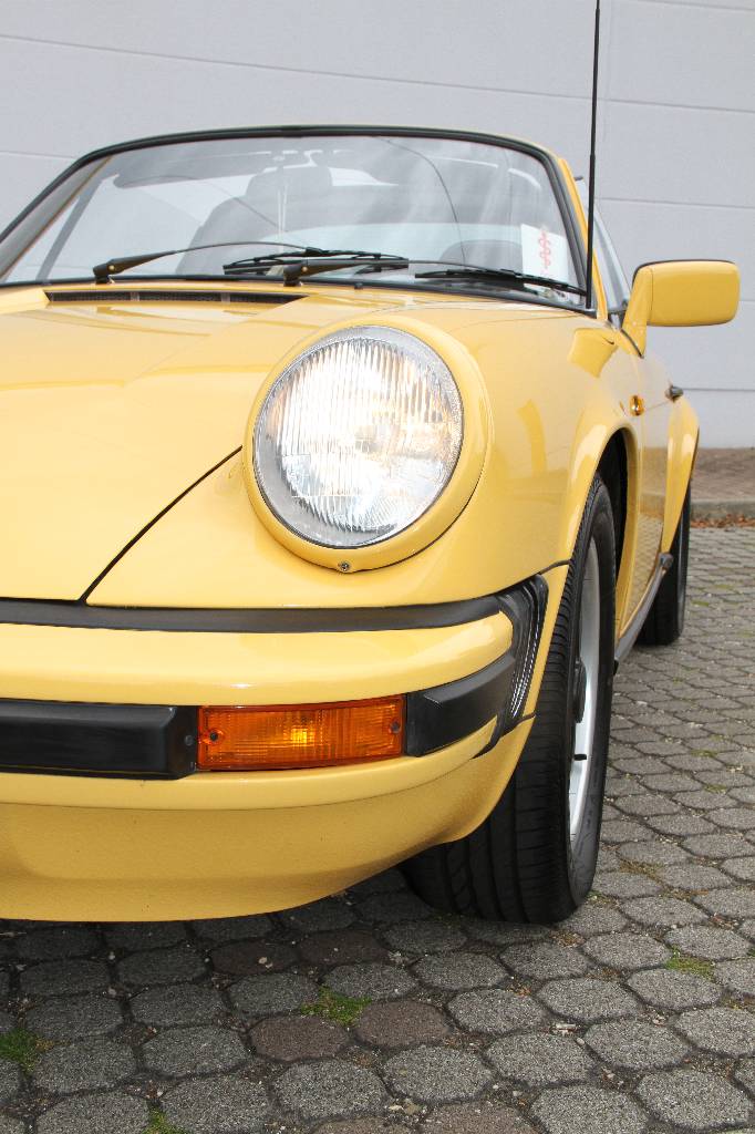 Detail a: Porsche 911 SC Targa Two Door Coupé, Fahrgestellnummer 9119311357, EZ 08.05.1979, 1. Hand, Laufleistung ca. 228.000 km, HU 03.2017, H-Zulassung, 132 ...