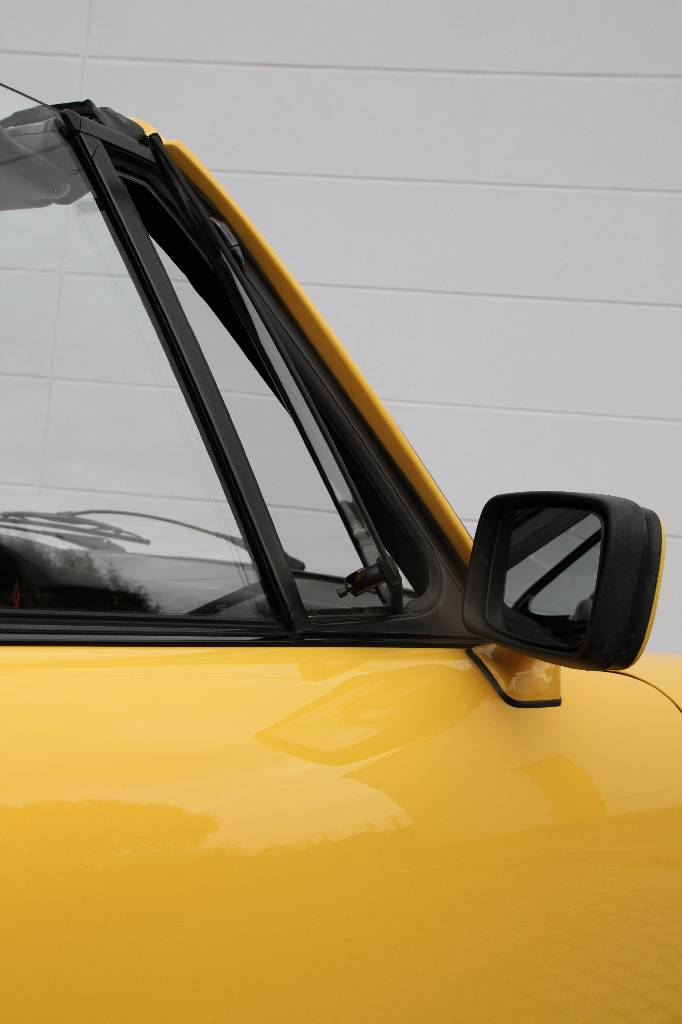 Detail b: Porsche 911 SC Targa Two Door Coupé, Fahrgestellnummer 9119311357, EZ 08.05.1979, 1. Hand, Laufleistung ca. 228.000 km, HU 03.2017, H-Zulassung, 132 ...