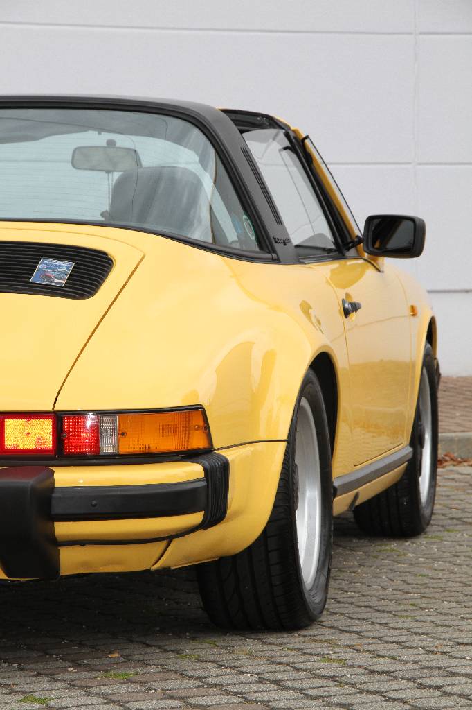 Detail d: Porsche 911 SC Targa Two Door Coupé, Fahrgestellnummer 9119311357, EZ 08.05.1979, 1. Hand, Laufleistung ca. 228.000 km, HU 03.2017, H-Zulassung, 132 ...