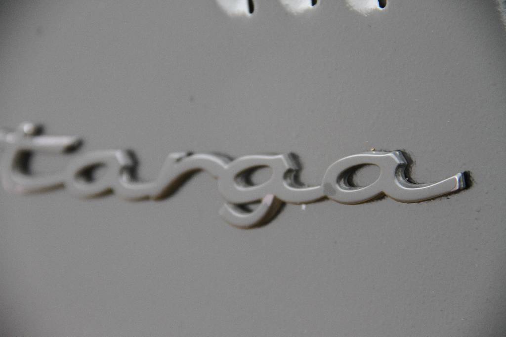 Detail i: Porsche 911 SC Targa Two Door Coupé, Fahrgestellnummer 9119311357, EZ 08.05.1979, 1. Hand, Laufleistung ca. 228.000 km, HU 03.2017, H-Zulassung, 132 ...
