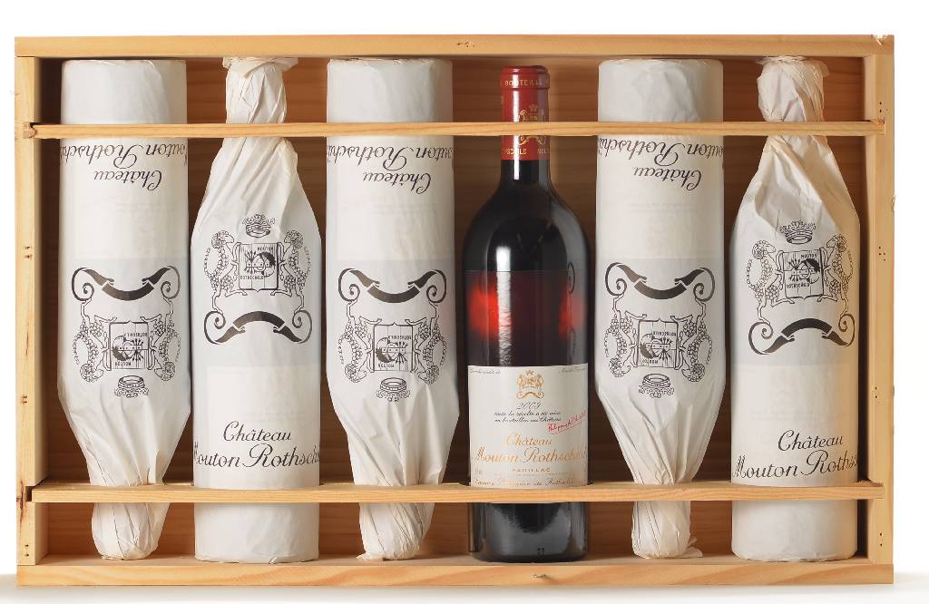 6 Flaschen 2009 Chateau Mouton Rothschild, Pauillac, Künstleretikett: Anish Kapoor, je ca. 75 cl, Füllstände: je ca. into neck, in der ...