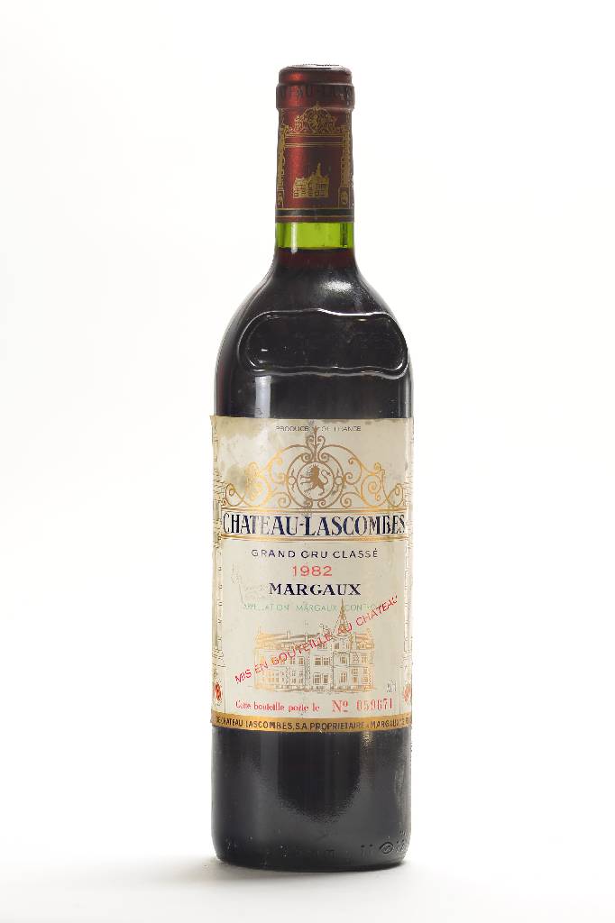 2 Flaschen 1982 Chateau Lascombes, Margaux, Grand Cru Classe, je ca. 75 cl, unverkostet, Füllstände: je ca. top shoulder, Etiketten besch. und ...
