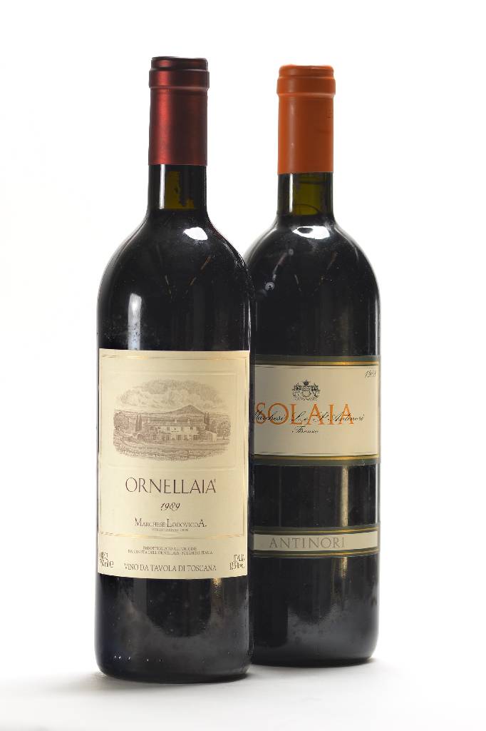 2 Flaschen Italienischer Rotwein, Florenz/Toskana, 1x 1988 Marchesi Antinori Solaia, ca. 75 cl, Füllstand: ca. top shoulder, 12,5 % Vol., 95/100 ...