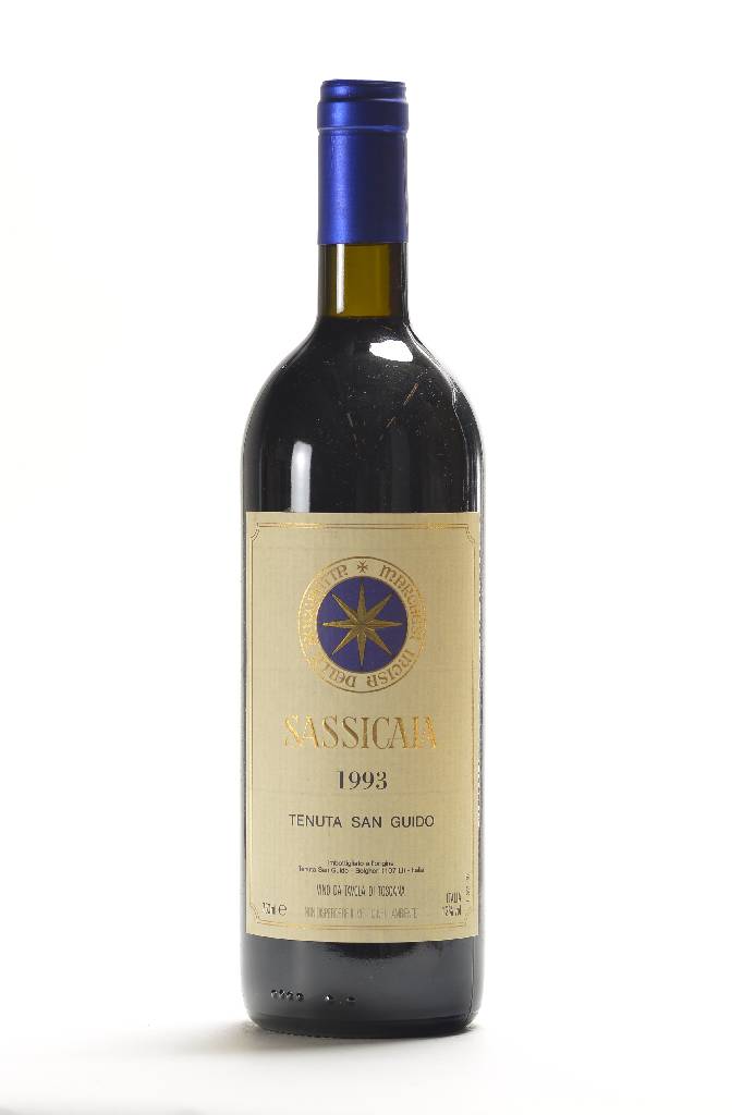 3 Flaschen 1993 Tenuta San Guido Sassicaia, Füllstände: je ca. top shoulder, je 75 cl., unverkostet, Cellartracker 91/100 Punkte, selten im ...