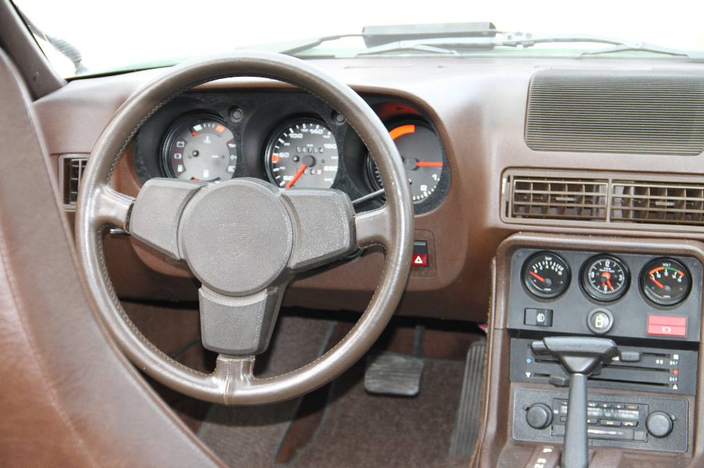 Detail g: Porsche 924 Targa Automatik Coupé, Fahrgestellnummer 92A0414116, EZ 20.12.1979, 3. Hand, Laufleistung ca. 158.000 km, HU 10.2016, H-Zulassung, 92 ...