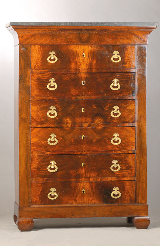 Schubladenkommode, sog. Semanieré , deutsch, um 1850, Nussbaum- bzw. Wurzelnussfurnier auf Weichholzkorpus, 6 Schubladen und versteckter Schub im ...