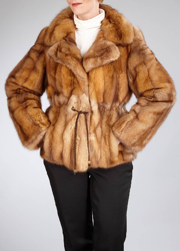 Zobeljacke, Gr. ca. 38, Tunnelzug, Reverskragen mit Zierknopf, 2 Einschubtaschen, Rückenl. ca.66 cm