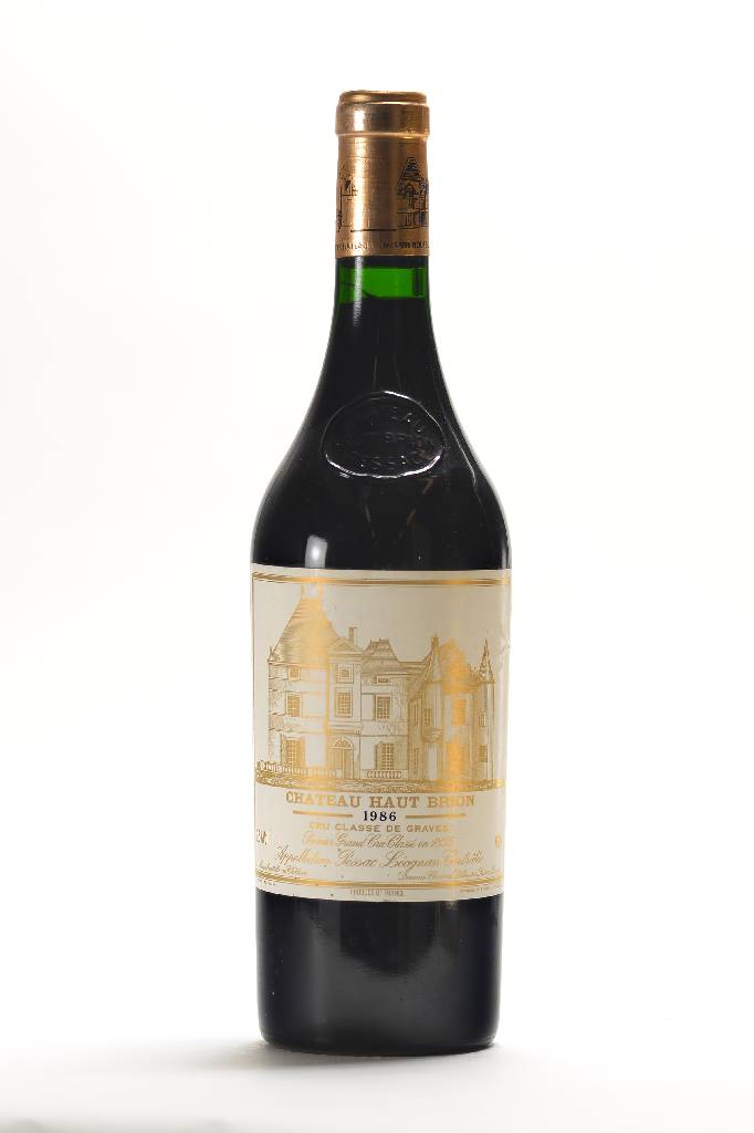 1 Flasche 1986 Chateau Haut Brion, Pessac -Leognan, Premier Grand Cru Classe, 12,5 % Vol., ca. 75 cl, Abstand zwischen Kapsel und Wein: ca. 1,5 cm, ...